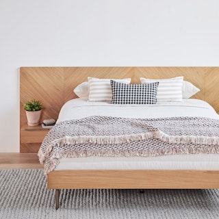 Nera Queen Low Profile Bed with Nightstands Set - Oak